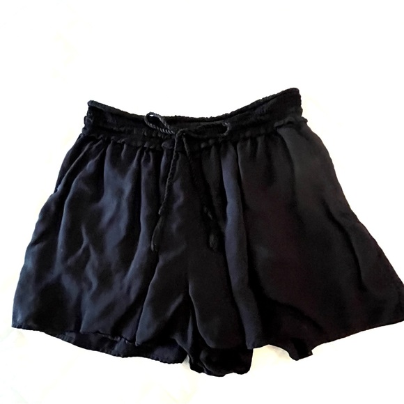 Wilfred Aritzia Elastic Waist Flowy Shorts - Picture 8 of 8
